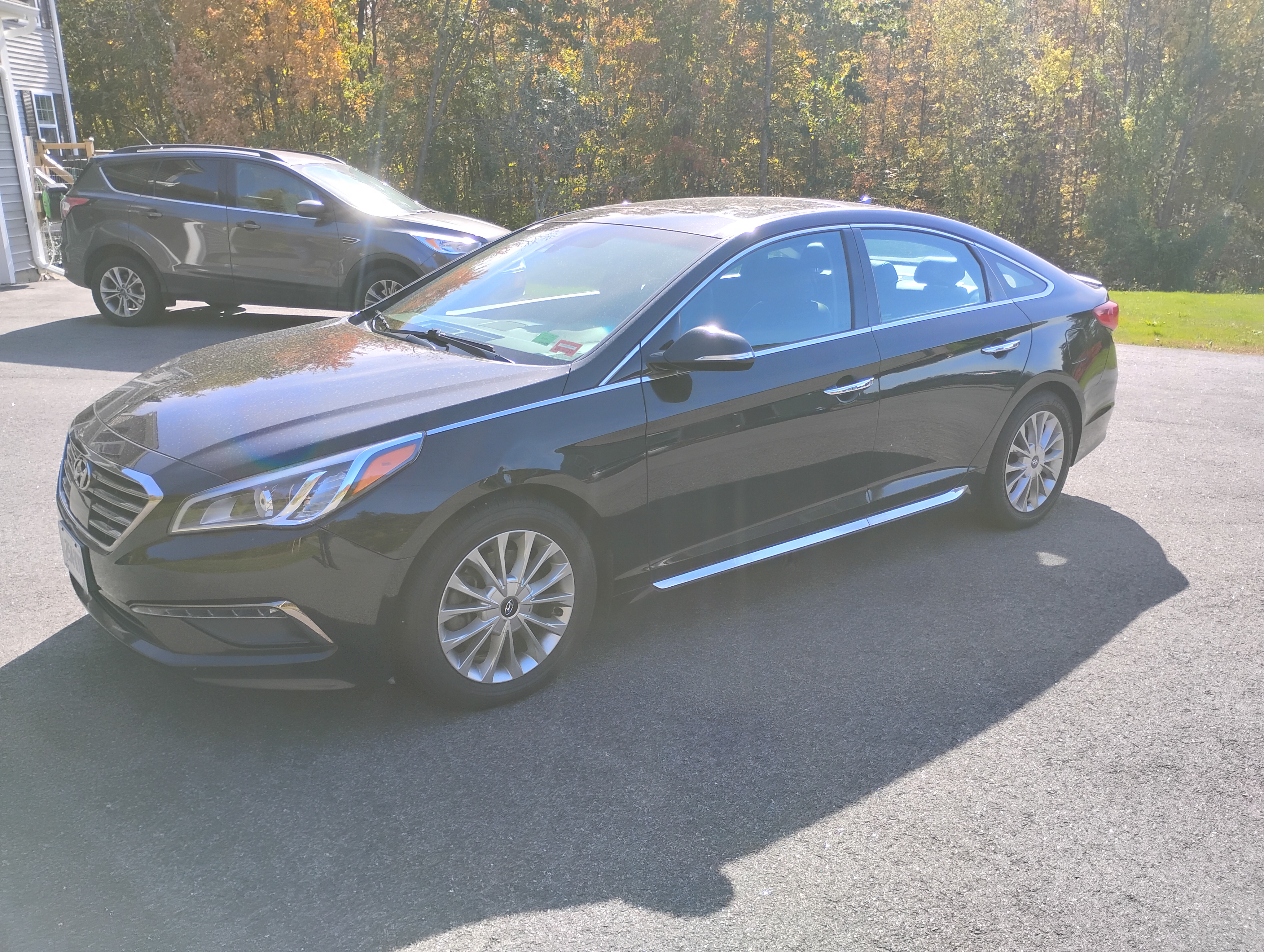 Used 2015 Hyundai Sonata Limited w/ Option Group 06 FWD image 2