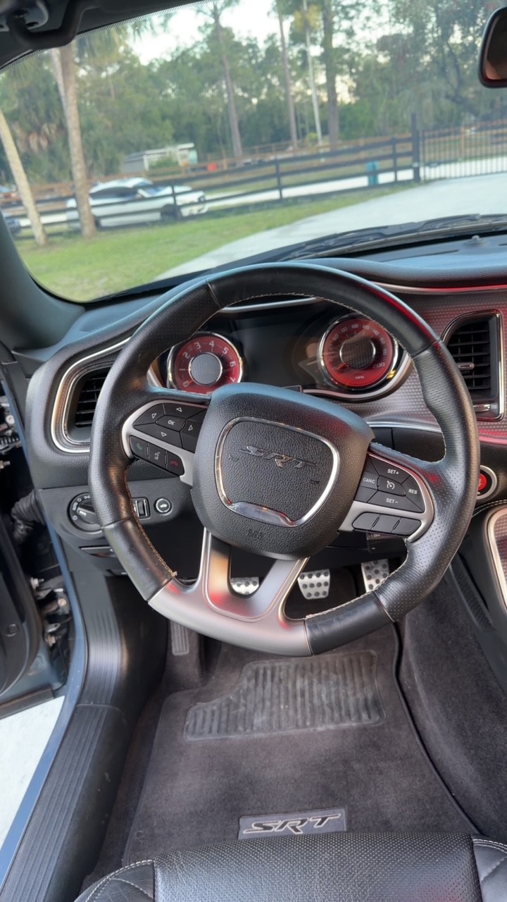 Used 2016 Dodge Challenger SRT Hellcat RWD image 14