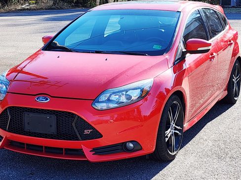 Used 2014 Ford Focus ST w/ Equipment Group 202A image 6