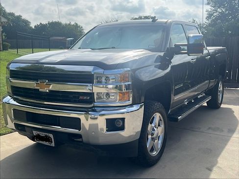 Used 2015 Chevrolet Silverado 2500 LTZ w/ Duramax Plus Package AWD/4WD image 2