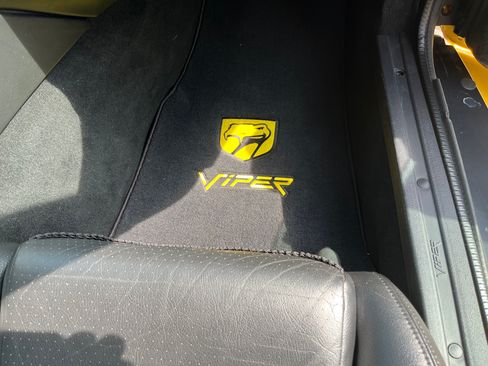 Used 2001 Dodge Viper RT/10 image 13