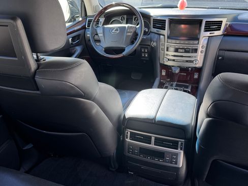Used 2015 Lexus LX 570 4WD image 8