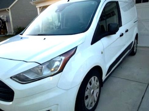 Used 2019 Ford Transit Connect XLT image 4