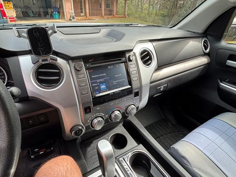 Used 2015 Toyota Tundra SR5 w/ SR5 Upgrade Package image 8