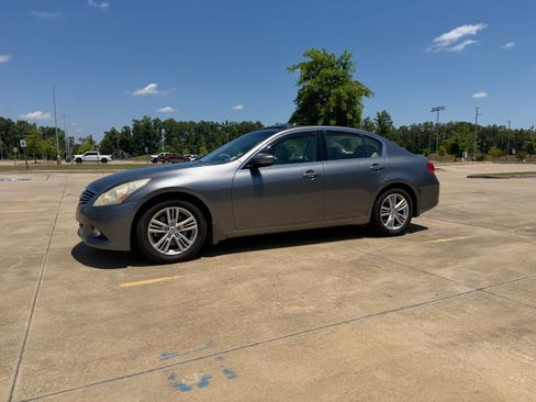 Used 2010 INFINITI G37 Journey w/ Premium Pkg RWD image 4