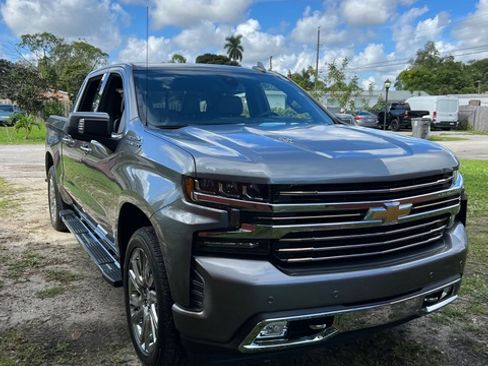 Used 2019 Chevrolet Silverado 1500 High Country w/ Trailer Camera Package image 3