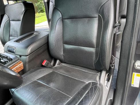 Used 2017 Chevrolet Suburban Premier AWD/4WD image 14