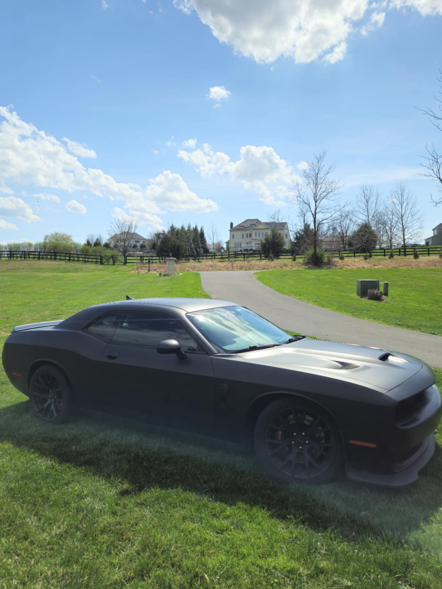 Used 2015 Dodge Challenger SRT Hellcat RWD image 2