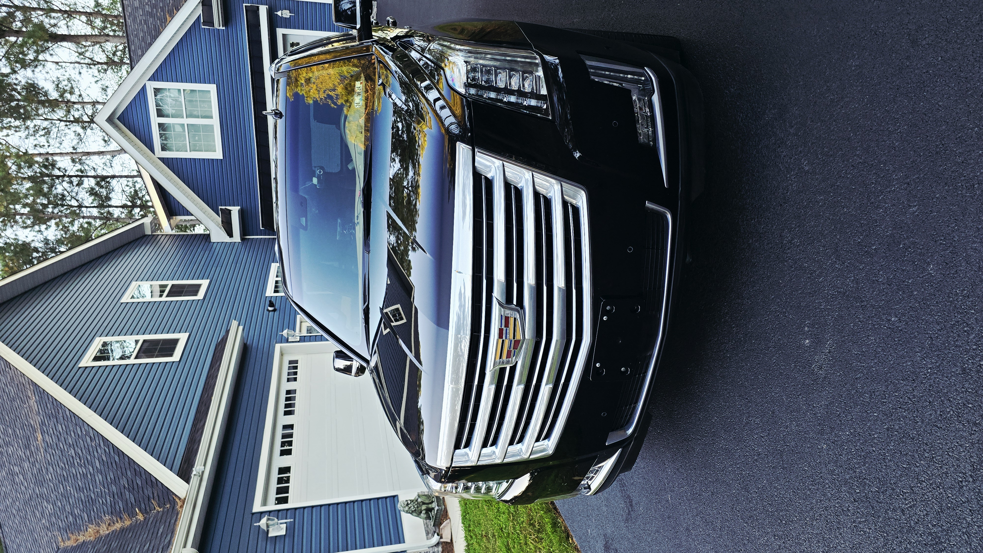 Used 2018 Cadillac Escalade ESV Platinum AWD/4WD image 2
