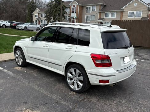 Used 2011 Mercedes-Benz GLK 350 4MATIC image 4