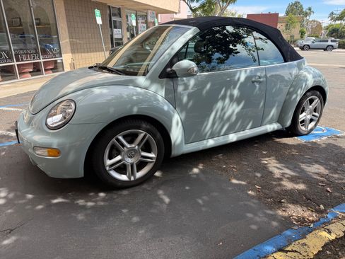Used 2004 Volkswagen Beetle GLS FWD image 1