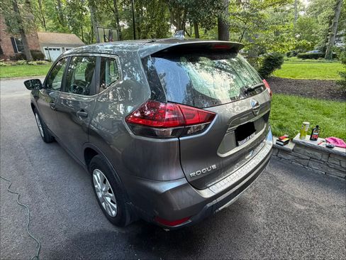 Used 2019 Nissan Rogue S AWD/4WD image 9