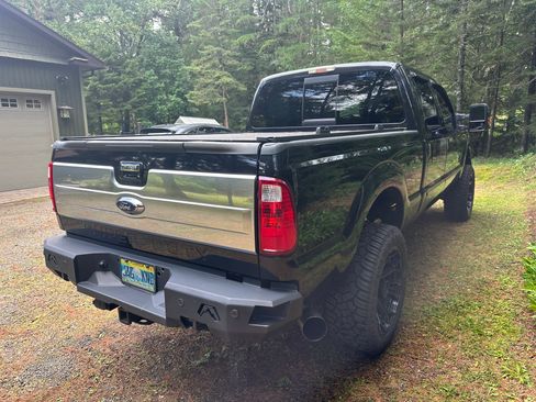 Used 2015 Ford F250 Platinum w/ FX4 Off-Road Package AWD/4WD image 5