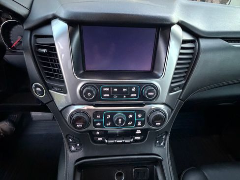 Used 2017 Chevrolet Suburban Premier RWD image 10