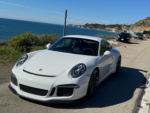 Used 2014 Porsche 911 GT3 RWD image 5