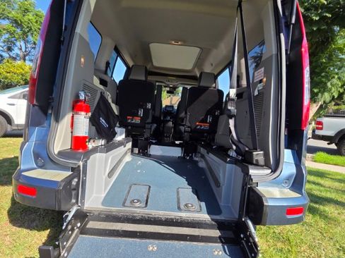 Used 2019 Ford Transit Connect Titanium w/ Titanium Premium Package image 10