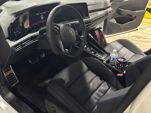 Used 2023 Volkswagen Golf R image 13