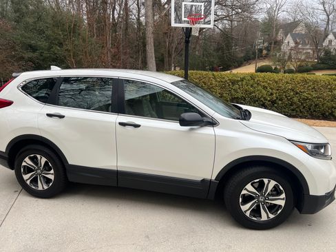 Used 2018 Honda CR-V LX image 9