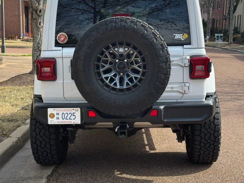 Used 2023 Jeep Wrangler Unlimited Sahara w/ LED Lighting Group image 16