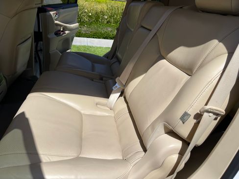 Used 2014 Lexus LX 570 4WD image 17