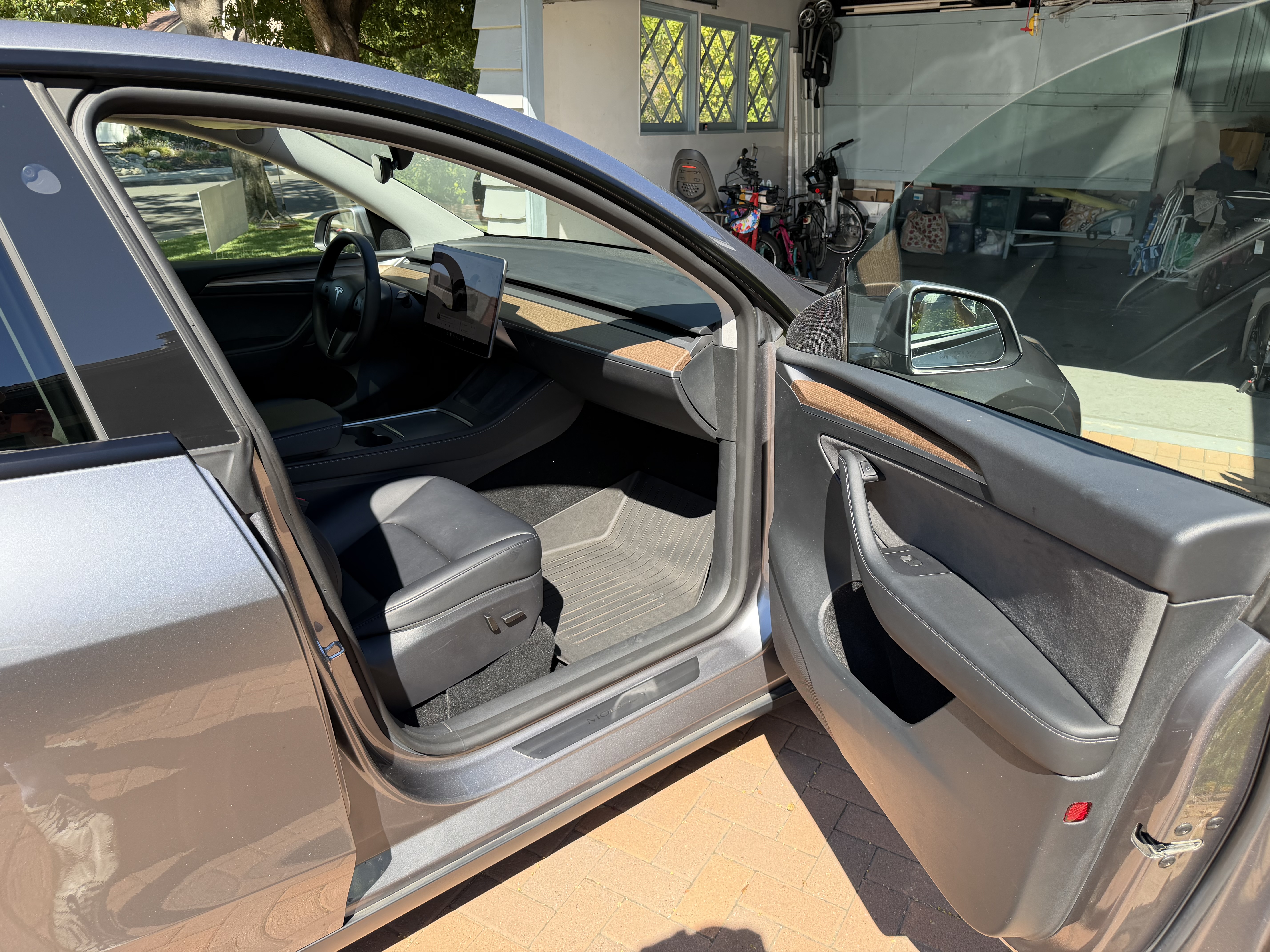 Used 2024 Tesla Model Y Long Range RWD image 15