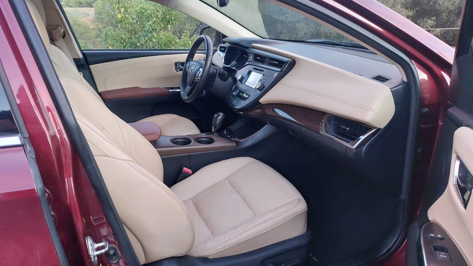 Used 2013 Toyota Avalon XLE Premium FWD image 11