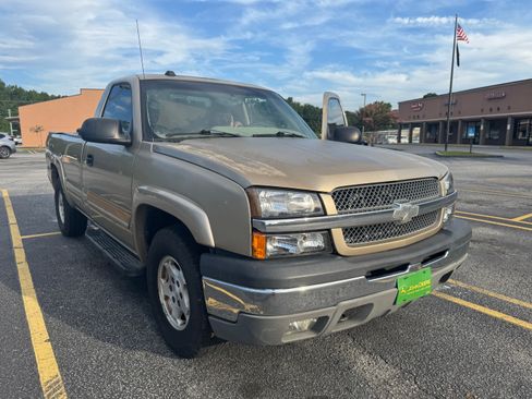 Used 2004 Chevrolet Silverado 1500 4x4 Regular Cab w/ Light Duty Power Package image 4