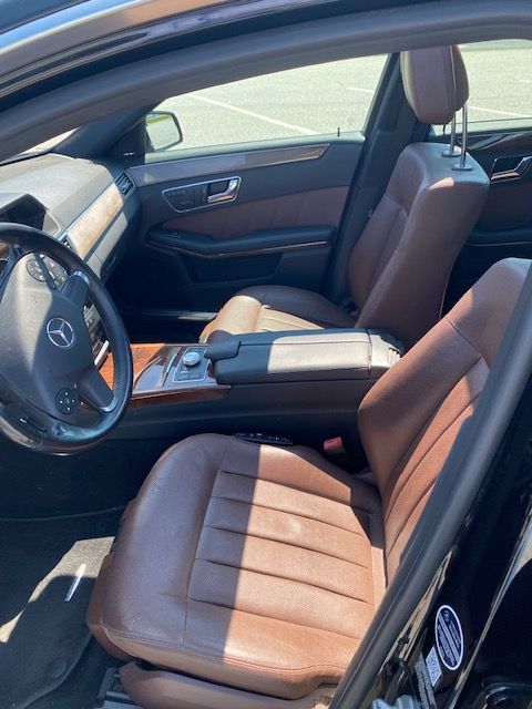 Used 2010 Mercedes-Benz E 550 4MATIC Sedan image 16