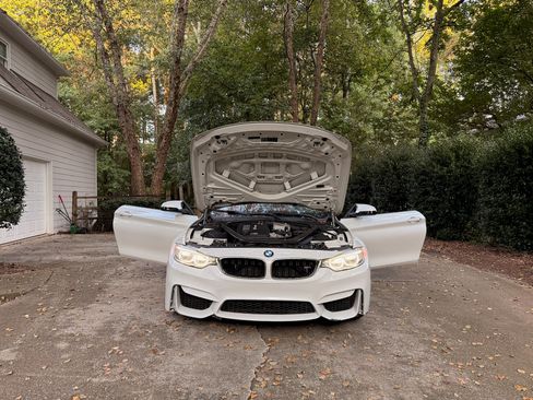 Used 2015 BMW M4 Convertible image 16