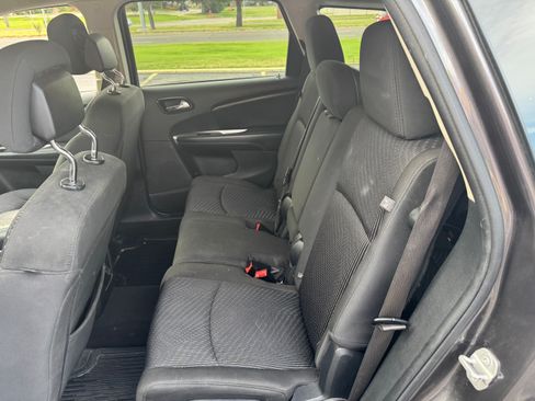 Used 2018 Dodge Journey SE FWD image 11