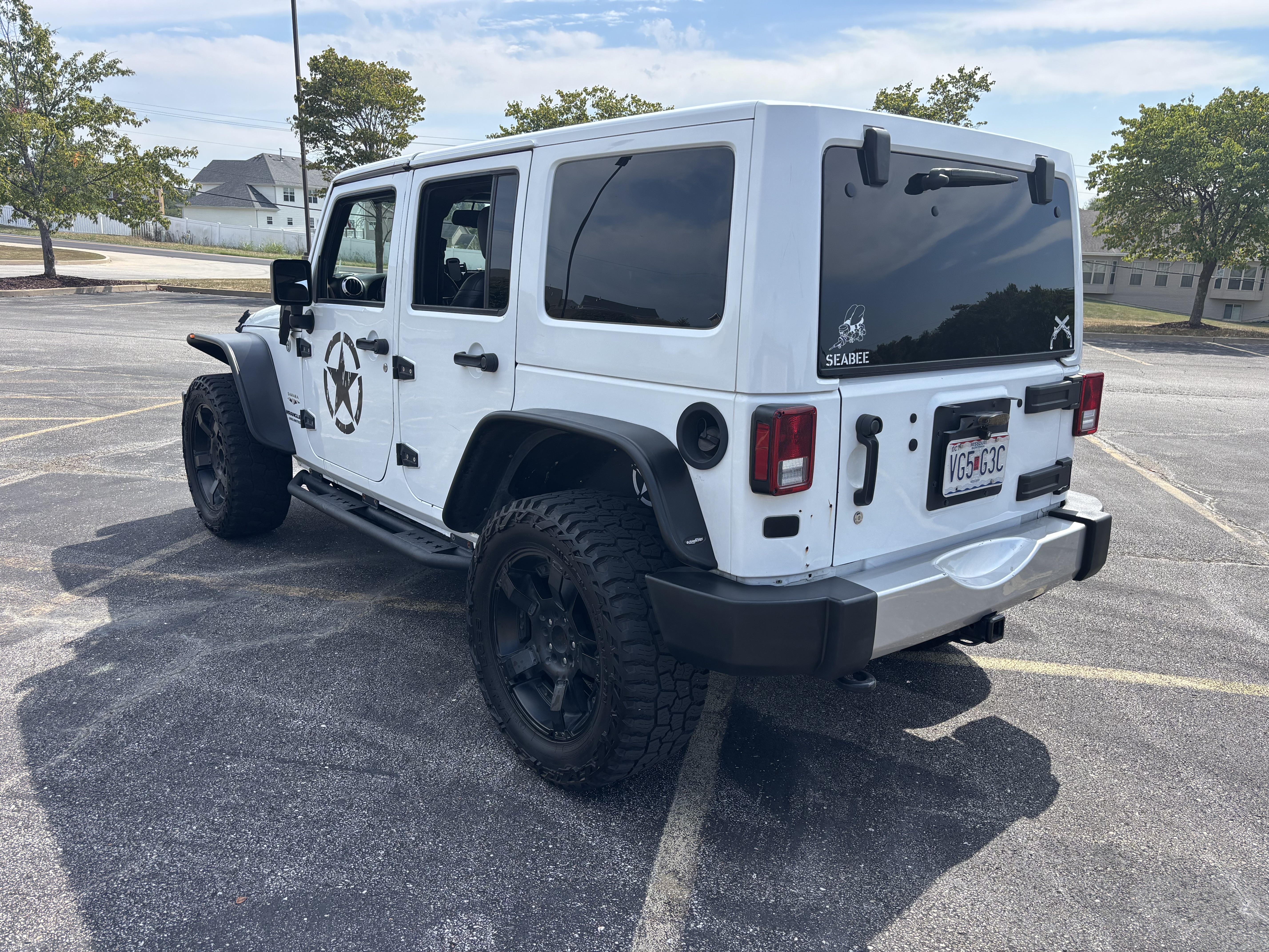 Used 2017 Jeep Wrangler Unlimited Sahara w/ Connectivity Group AWD/4WD image 13