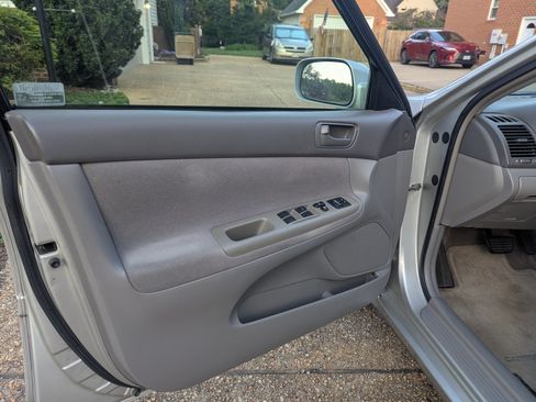Used 2003 Toyota Camry LE FWD image 24
