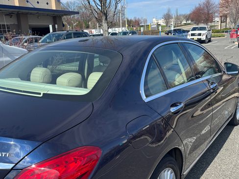 Used 2017 Mercedes-Benz C 300 4MATIC Sedan image 4