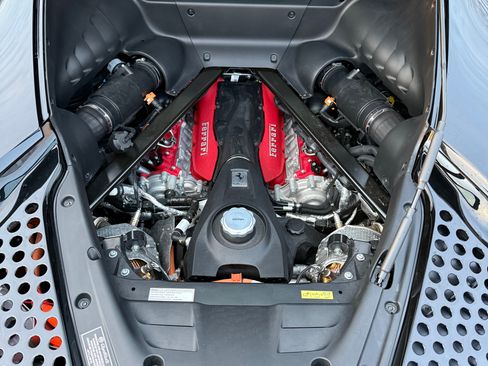 Used 2023 Ferrari SF90 Stradale image 18