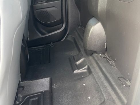 Used 2017 Chevrolet Colorado W/T image 12