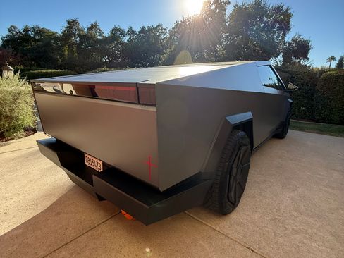 Used 2024 Tesla Cybertruck AWD Crew Cab image 12