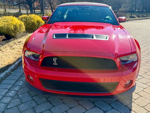 Used 2011 Ford Mustang Shelby GT500 w/ SVT Performance Pkg image 4