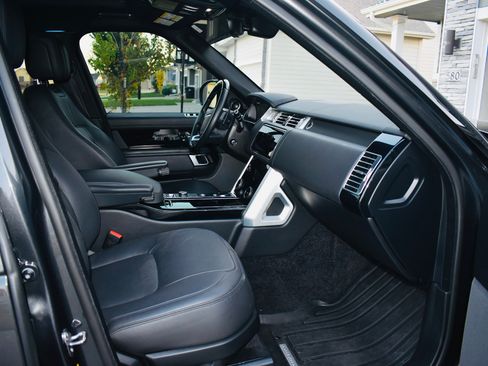 Used 2022 Land Rover Range Rover P525 Westminster Edition image 10