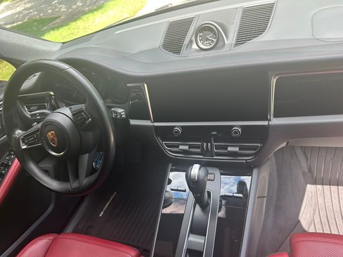 Used 2023 Porsche Macan Turbo AWD/4WD image 13