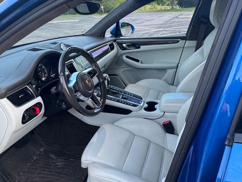 Used 2018 Porsche Macan Turbo AWD/4WD image 5