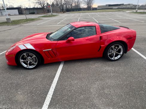 Used 2012 Chevrolet Corvette Grand Sport w/ 2LT Preferred Equipment Group RWD image 2