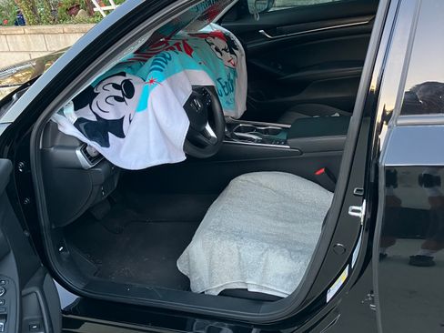 Used 2020 Honda Accord EX image 8