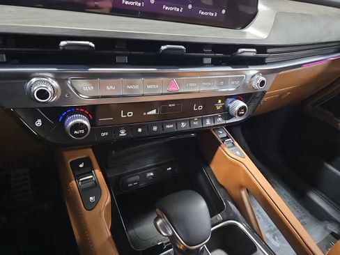 Used 2025 Kia Telluride SX Prestige X-Line image 16