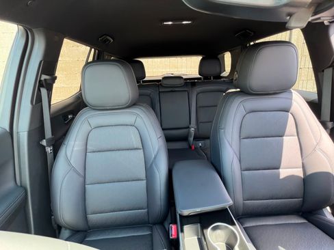 Used 2026 Chevrolet Equinox LT w/ Convenience Package II FWD image 9