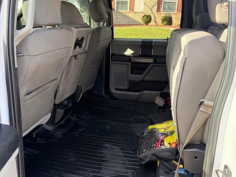 Used 2017 Ford F150 XLT image 5