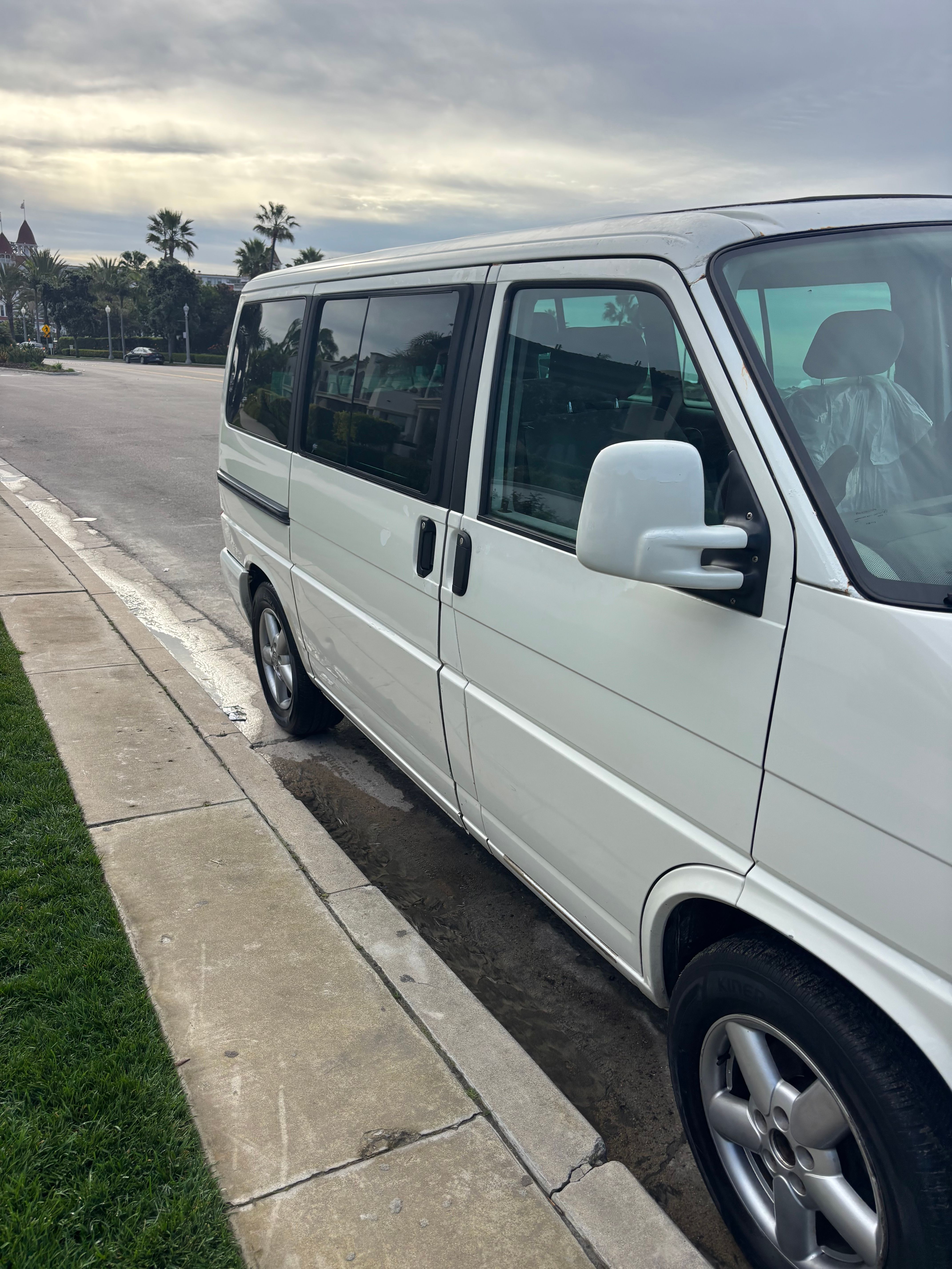 Used 2001 Volkswagen Eurovan FWD image 5