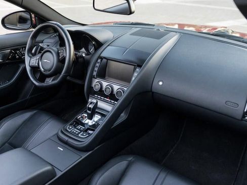 Used 2014 Jaguar F-TYPE Convertible image 10