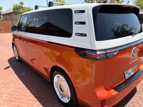 Used 2025 Volkswagen ID. Buzz 1st Edition AWD/4WD image 6