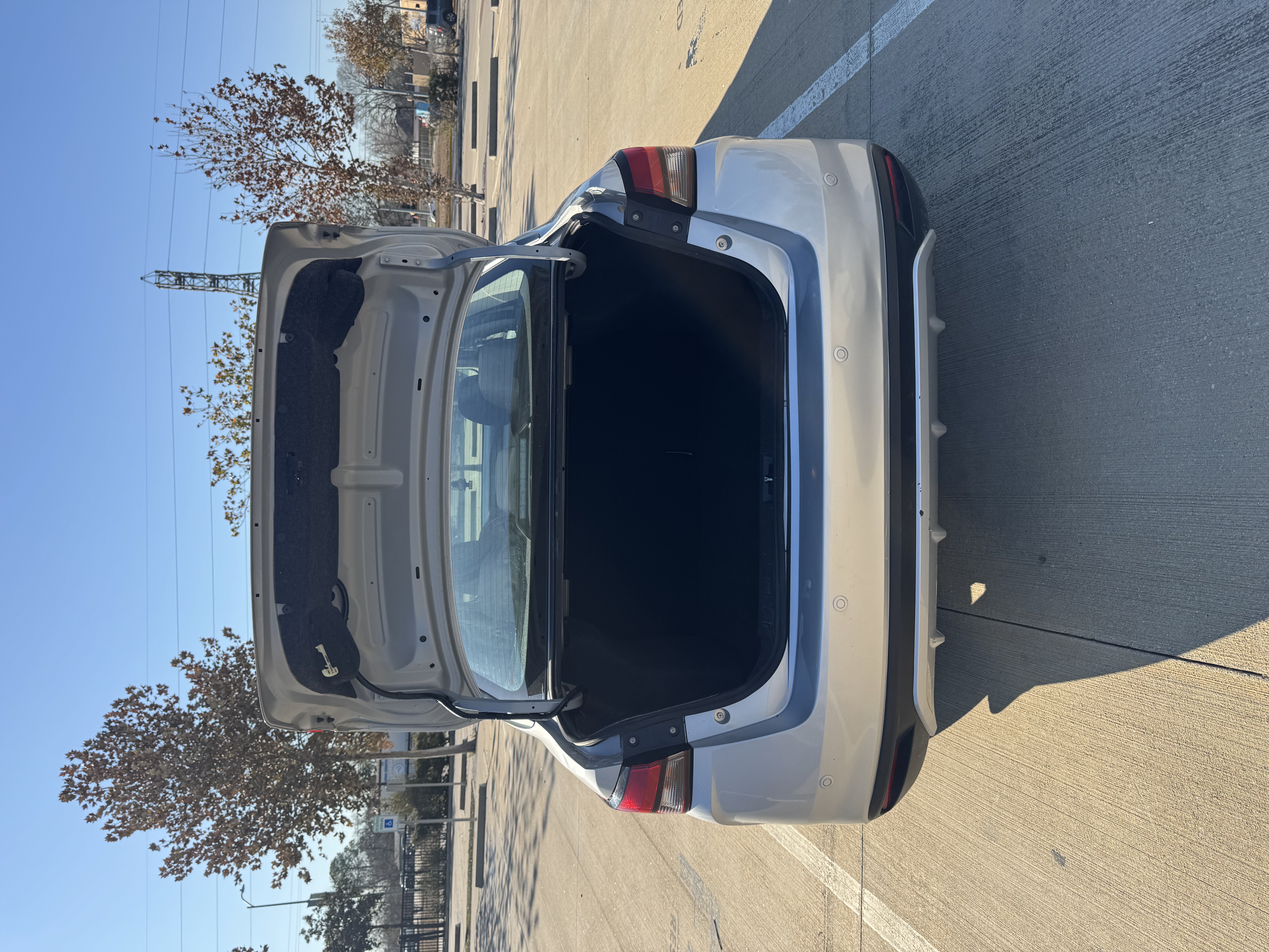Used 2021 Nissan Versa SV FWD image 16