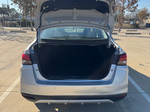 Used 2021 Nissan Versa SV image 16